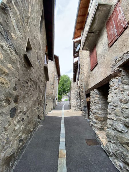 Ruelle Seyne les Alpes